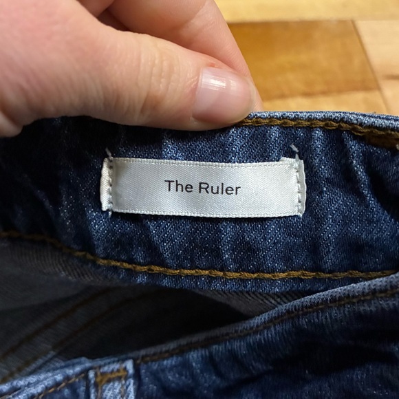 Frame The Ruler Jeans - Picture 8 of 9